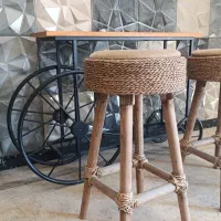 میز و دو عدد صندلی