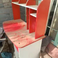 میز تحریر و کامپیوتر