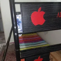 تختخواب دو طبقه بهمراه دو عدد تشک