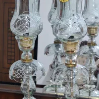 لاله شمعدانی مذهبی بی‌رنگ