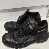 کفش کار ایمنی اصل