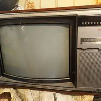 تلویزیون سونی قدیمی حدودا ۴۰ سال پیش