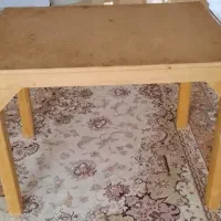 میز کار. تحریر. ناهارخوری