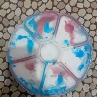اوردو خوری برای خوراکی  به رنگ آبی و قرمز