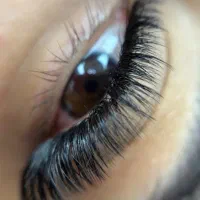 خدمات وآموزش اکستنشن مژه و لیفت و لمینت وکاشت