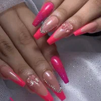 آموزش و خدمات ناخن