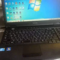 یک عدد لب تاپ توشیبا ژاپن تمیز