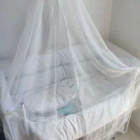 گهواره وتخت کنار مادر