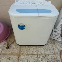 لباسشویی دو قلو کهن شورش کار میکنه