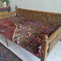 تخت سنتی و میز و صندلی