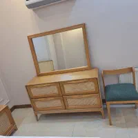 سرویس تخت خواب به همراه پاتختی و میز اینه کاملا نو|تخت و سرویس خواب|آمل, |دیوار