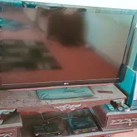 تلویزیون۴۹ ،LG و میز و کیرنده دیجیتال|تلویزیون و پروژکتور|کرمانشاه, |دیوار