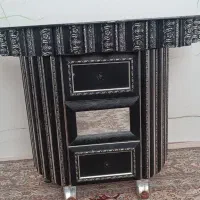 کابینت سه درب.ظرفشویی باسینک .گل .اینه ومیز.میز