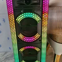 یک عدد اسپیکر