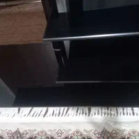 میز تلویزیون شیشه ای نو سالم تمیز بی خط و خش|میز تلویزیون|شیراز, شهرک گلستان|دیوار