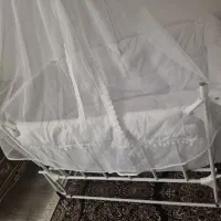 تخت و گهواره کنار تخت مادر در حد نو
