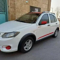 کوئیک R سفید قرمز ۱۴۰۱