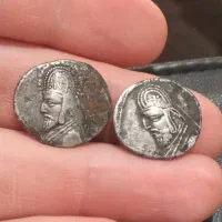 یک جفت سکه نقره اشکانی