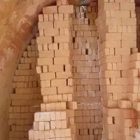 اجر ۳گل قرمز