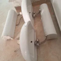 دو عدد روشویی پایه دار با شیر دوقلو سالم