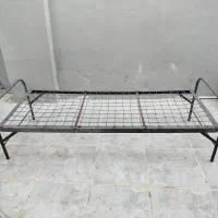 دوعدد تخت تاشو آهنی تمیز
