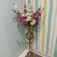 گلدان برنز ملائک با گل های گلد کیش