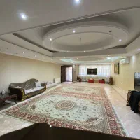 ۱۸۰ متر سه خوابه حیاط در اختیار