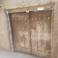 در چوبی قدیمی