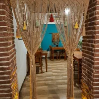 کار در کافه