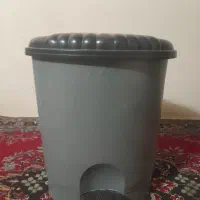 سطل زباله کاملا سالم