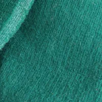 موکت سبز رنگ جنس خیلی خوب و ضخیم