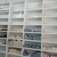 فروش قفسه مغازه بعلت تغییر شغل  جنس ام دی اف|کتابخانه، شلف، قفسه‌های دیواری|کرمانشاه, |دیوار
