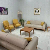 مبلمان و جلو مبلی سناتور