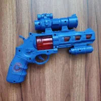 تعدادی اسباب بازی بچه گانه