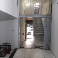 اجاره مغازه ۳۰ متری با بالکن  و سرویس بهداشتی