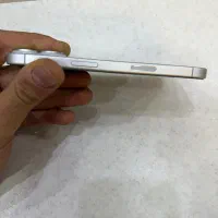 آیفون ۱۶ سفید ۱ سال گارانتی در حد آکبند|موبایل|اصفهان, خواجو|دیوار