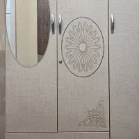 کمد نوجوان و کمد لباس.رنگ کرم