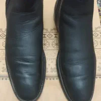 یک عدد بوت و یک عدد کفش