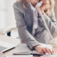 همکار خانم جهت مشاور حضوری در روز ۳ساعت