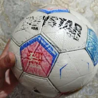 توپ در حد نو دور دوخت و سالم قیمت ۲.۰۰۰  تومان