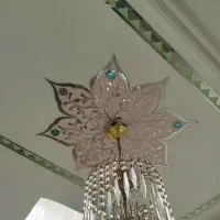 لوستر سلطنتی سالم و سالم