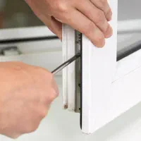 تعمیر و رگلاژ انواع درب و پنجره دوجداره upvc