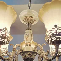 ۱ جفت لوستر ۵ شاخه کلاسیک سفید پتینه طلایی (۲ عدد)|لوستر و چراغ آویز|تهران, اقدسیه|دیوار