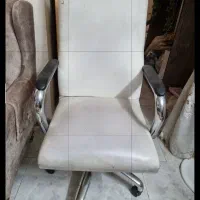 فروش یک عدد صندلی چرم مناسب آرایشگاه و مغازه|صندلی و نیمکت|کازرون, |دیوار