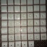 تعدادی کلید و پریز جهان در حد نو