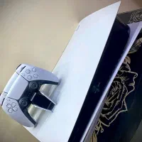 ps5 دیسک خور دارای ۲ دسته بازی