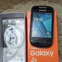 سامسونگ Galaxy J5 با حافظهٔ ۸ گیگابایت
