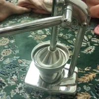 آبمیوه گیری دستی