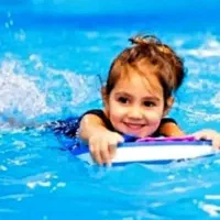 آموزش شنا خانم ها ۱۵۰۰ (۵ تا ۱۵ سال) تا حرفه ای