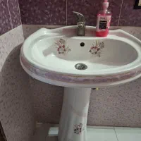 روشویی پایه دار